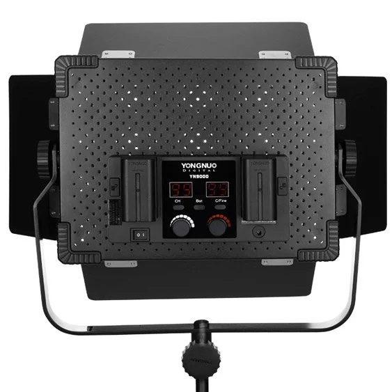 Осветитель светодиодный Yongnuo YN9000 KIT (3200K-5500K) панель