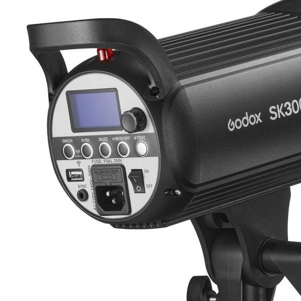 Осветитель импульсный Godox SK 300 II-V
