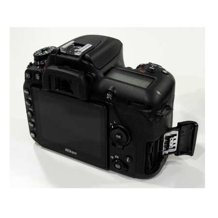 Цифровая камера Nikon D7500 body