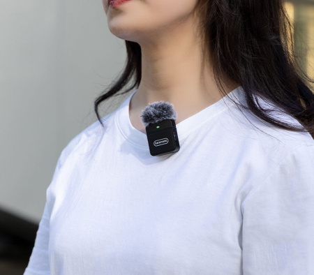 Беспроводная микрофонная система Saramonic Blink100 B2(TX+TX+RX) приемник + 2 передатчика, 3,5mm