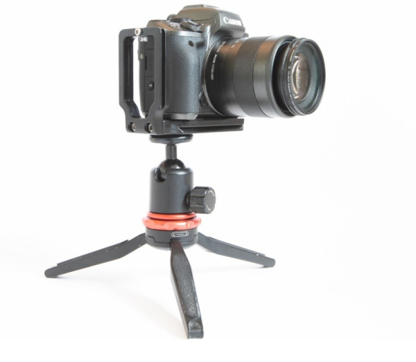 Площадка L-образная Fujimi FJG-L100 для вертикальной съемки 1/4"