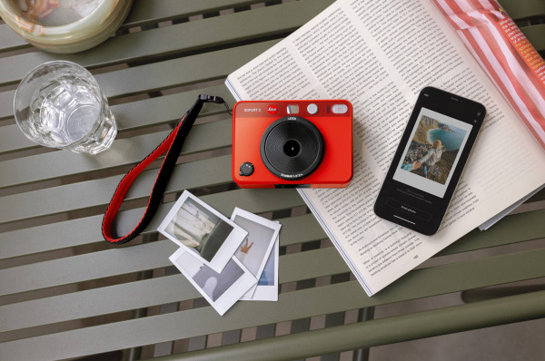 Компактная камера с мгновенной печатью Leica Sofort 2 Red