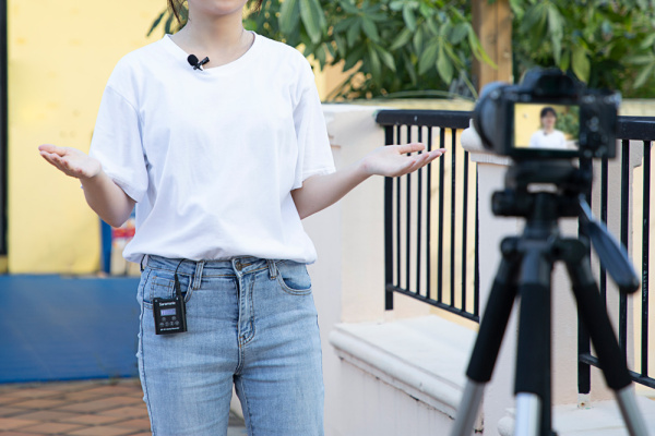 Цифровой аудио рекордер SARAMONIC SR-R1 с петличным микрофоном