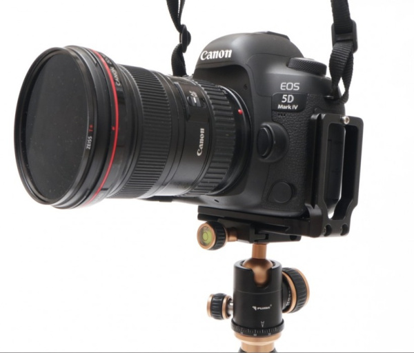 Площадка L-образная Fujimi FJG-L100 для вертикальной съемки 1/4"