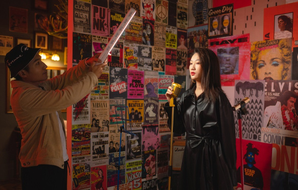 Осветитель светодиодный Zhiyun Fiveray FR100C RGB жезл